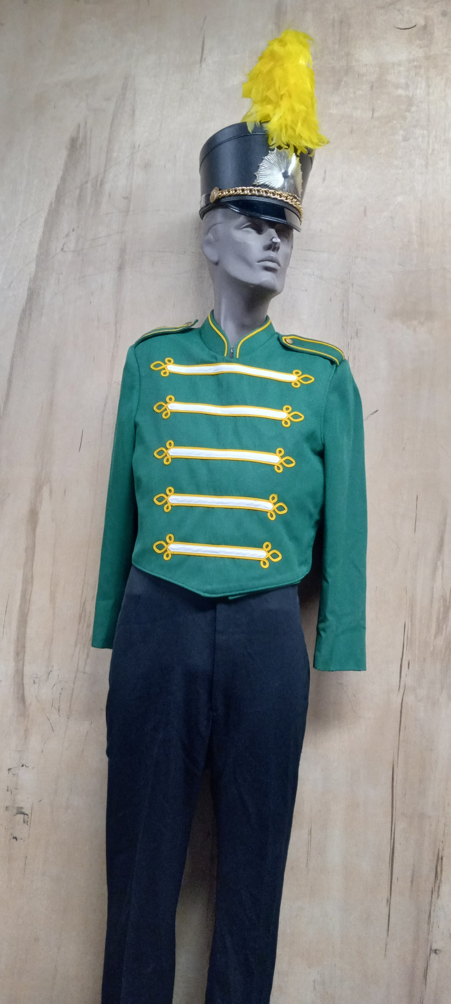 Set of 72 Traditional Green, White and Gold
