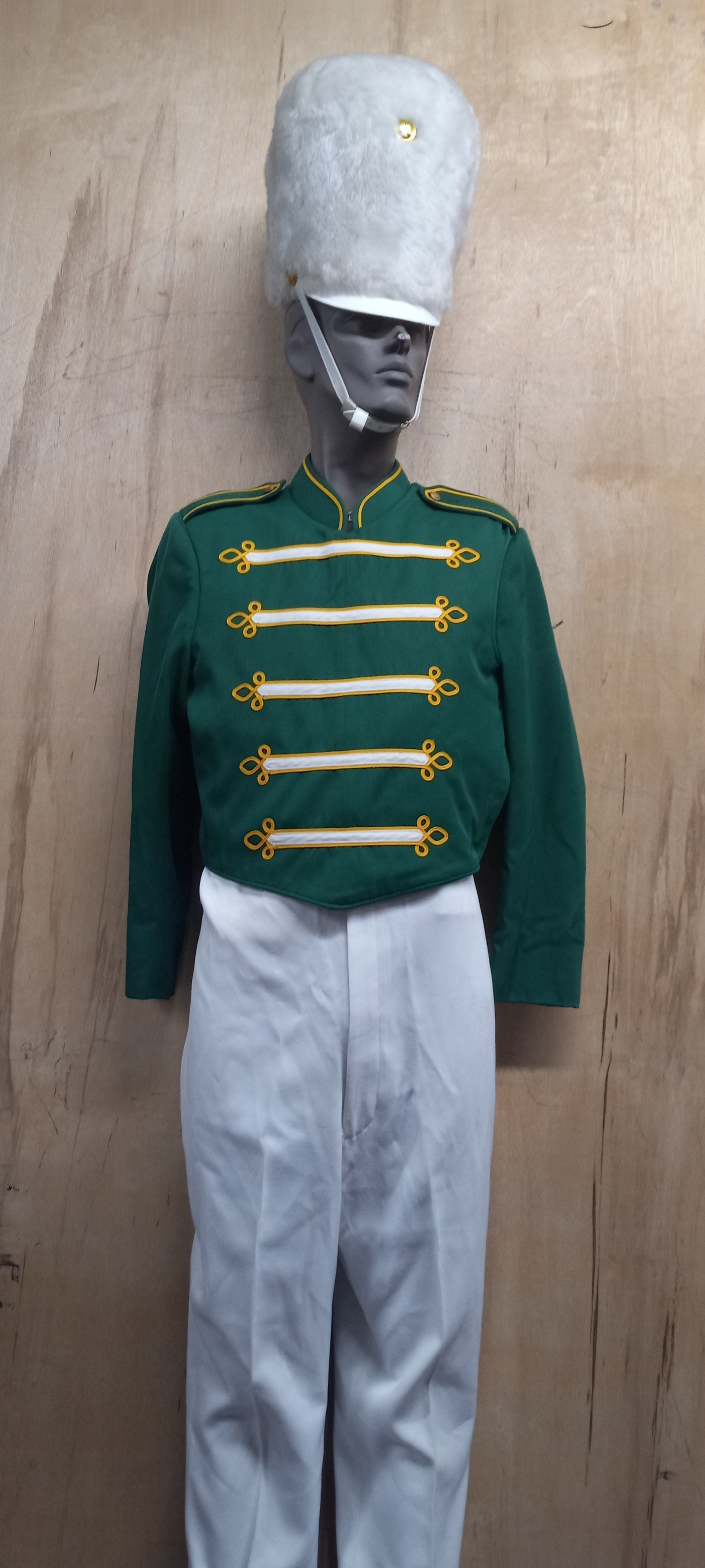 Set of 72 Traditional Green, White and Gold