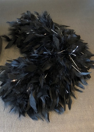 64 +/- black phantom style helmet plumes & 2 red phantom style helmet plumes Item description: appro