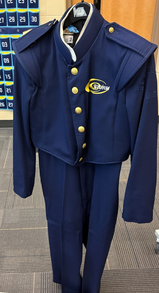 179 Jackets, bibbers, capes and shakos